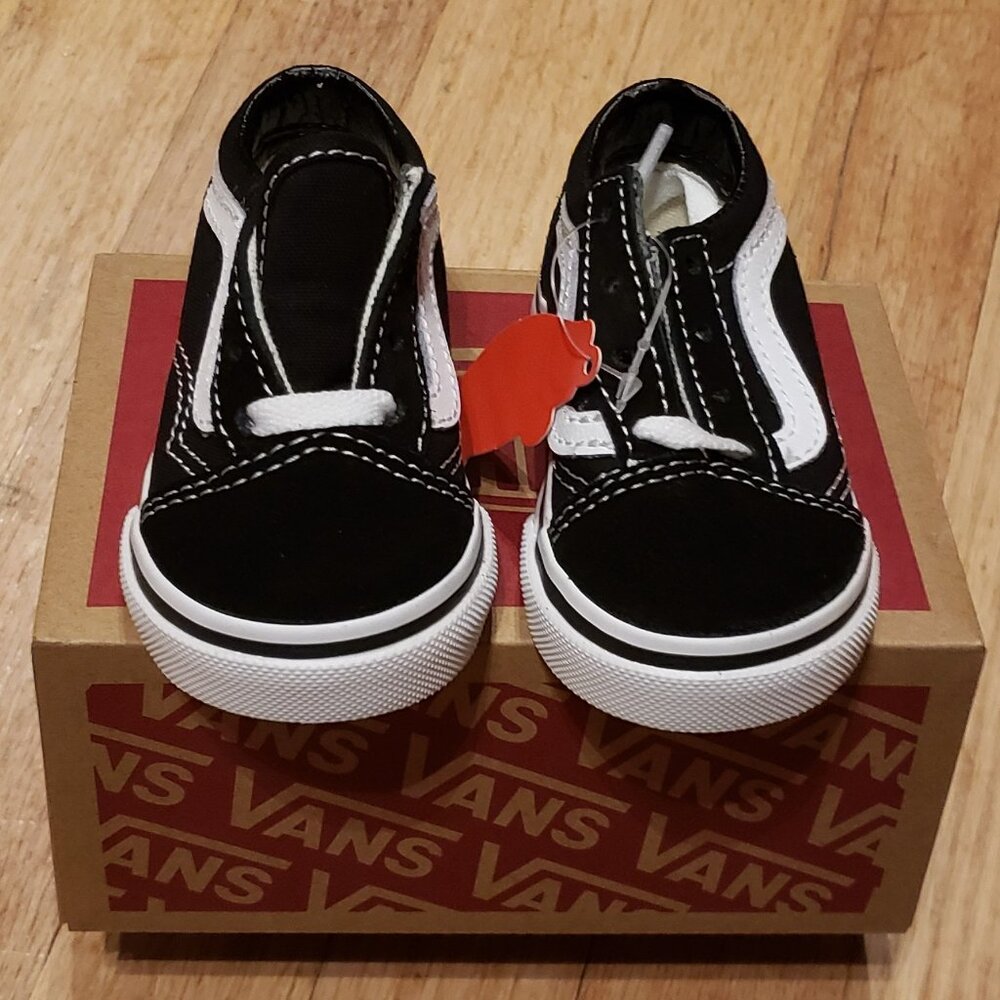 Size 3.5 - Vans - Old Skool - Black - True White - NIB